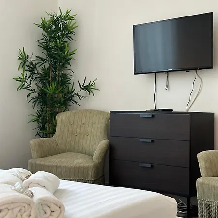 Xenia - Bright And Elegant Apartment