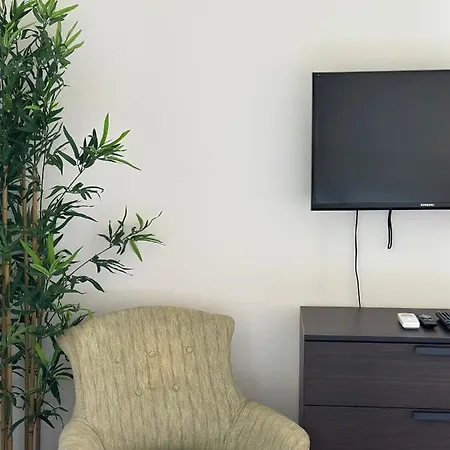 Xenia - Bright And Elegant Apartment Milan